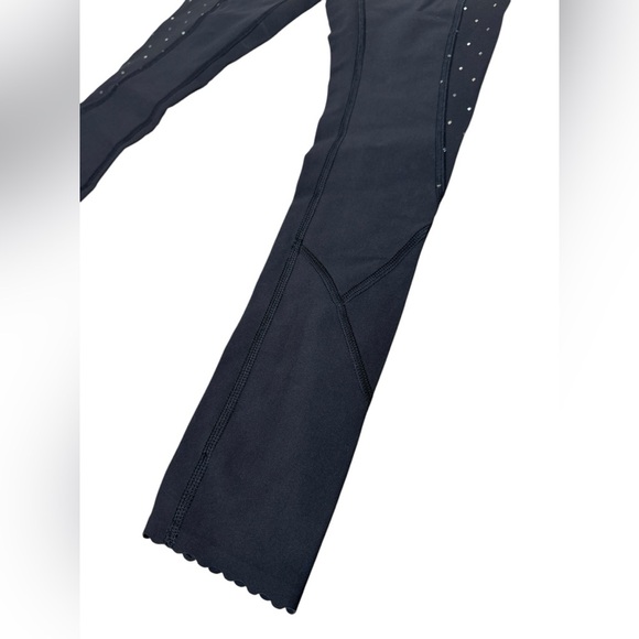 LULULEMON Cropped Leggings Reflective Detail Scalloped Hem Size 4 - Picture 4 of 6